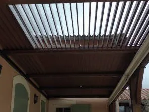 De solutions provisoires à une solution pérenne : la transformation en pergola bioclimatique