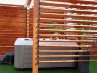 Vignette de l'article : Un abri SPA en lames orientables sur mesure