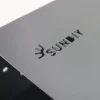 La marque SUNDIY imprimé sur le connecteur Anthracite RAL7016 - 90mm Forme L, 2 directions