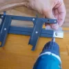 Fixation facile et pratique avec clips pour mécanismes SUNDIY 20 mm en aluminium coloris RAL 7016