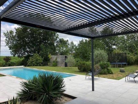 La pergola moderne de Victor et Lisa 